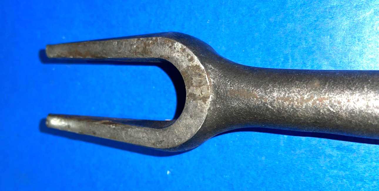 SNAP-ON TOOLS BALL JOINT/TIE ROD SEPARATOR TOOL A201 INCLUDES SHPPING IN THE US
