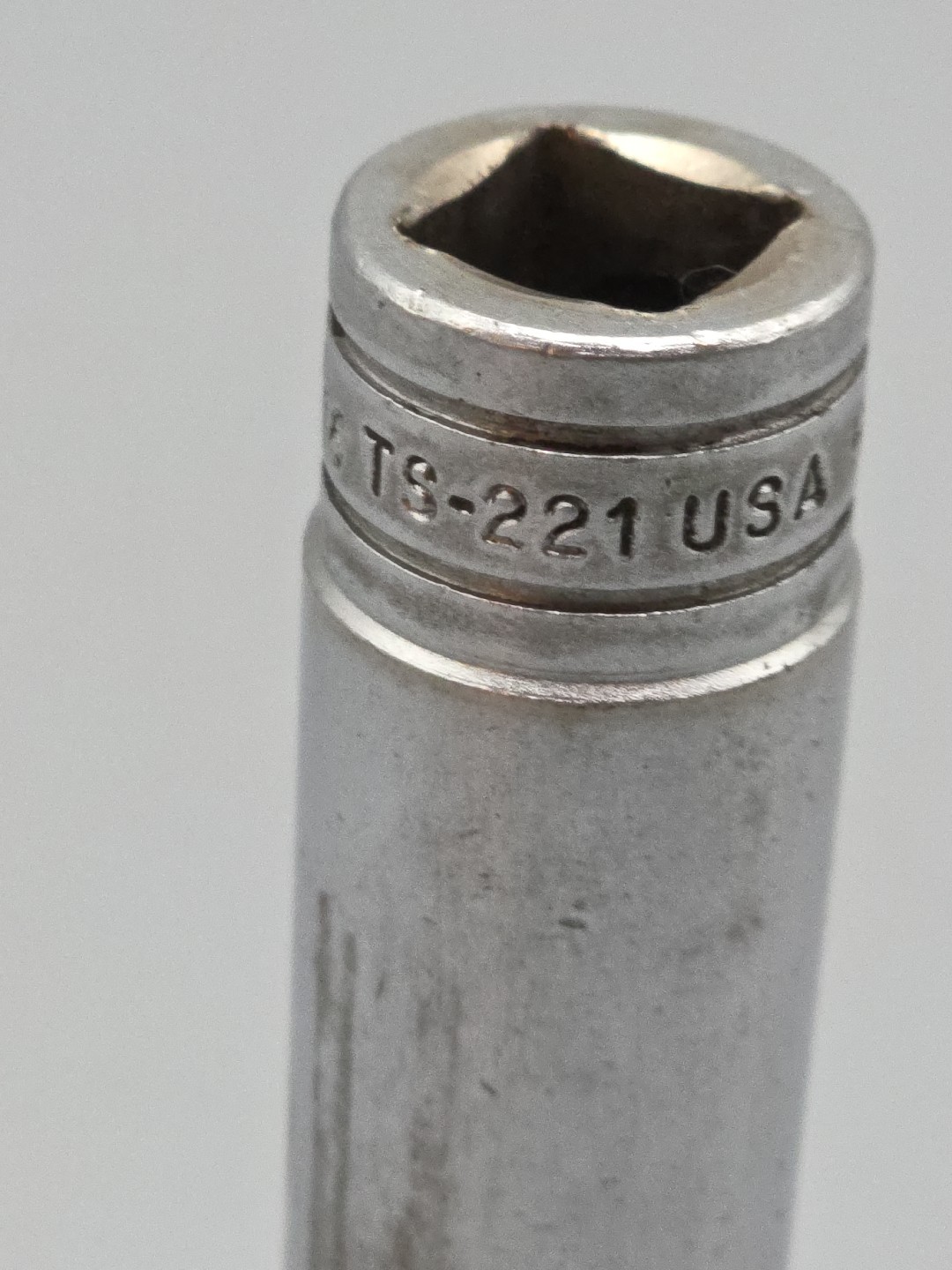 Snap-on Tools 11/16″ TS221 Deep Socket 1/2″ Drive SAE 6 Pt Chrome USA