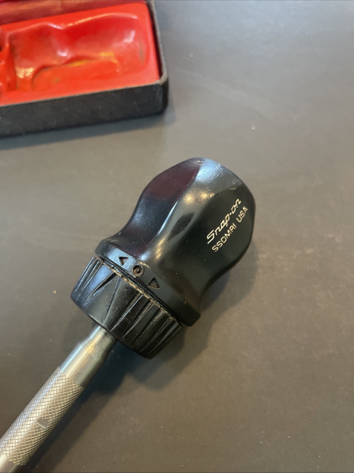 Snap-On SSDMR1 Ratcheting Magnetic Stubby Black Screwdriver With 13 Bits