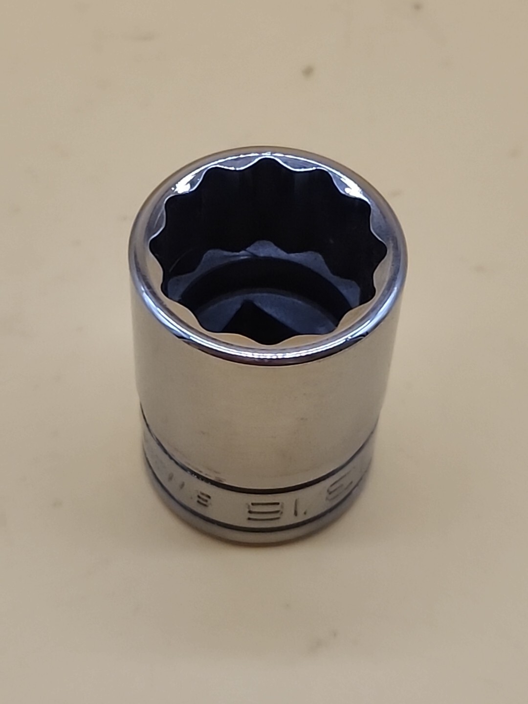 Snap-on Tool 13/16″ SAE Flank Drive Shallow Socket 1/2″ Drive 12 Pt SW261 USA
