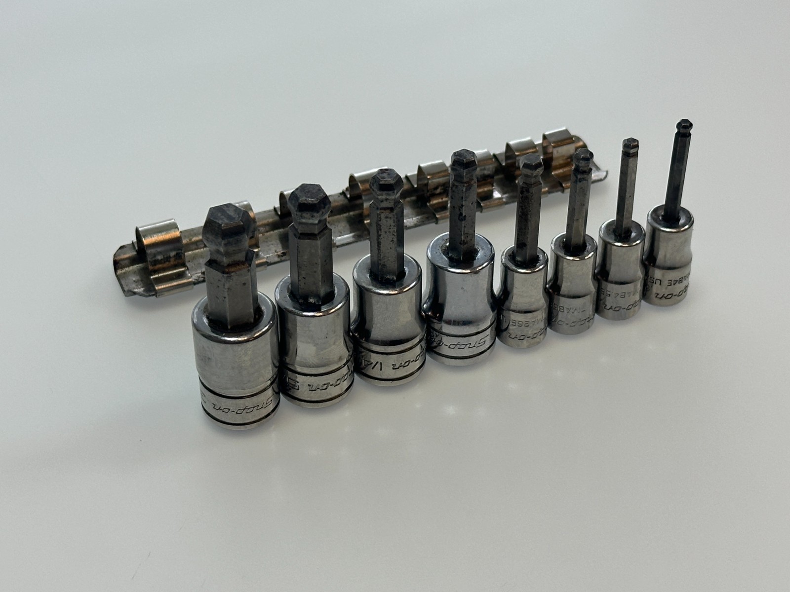 🇺🇸 Snap-on Tools USA 208EFTABY SAE 1/8″ – 3/8″ Ball-End Hex Socket Driver Set