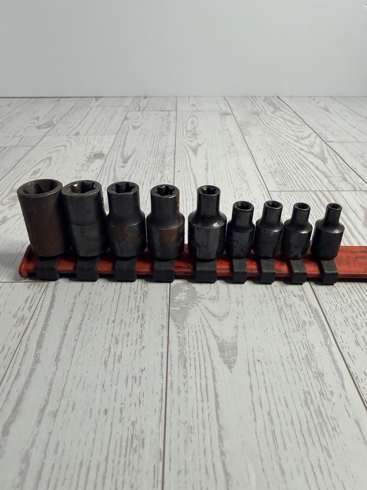 Matco Tools USA 1/4″ & 3/8″ Drive 9pc Inverted Torx Socket Set w/ Matco rail