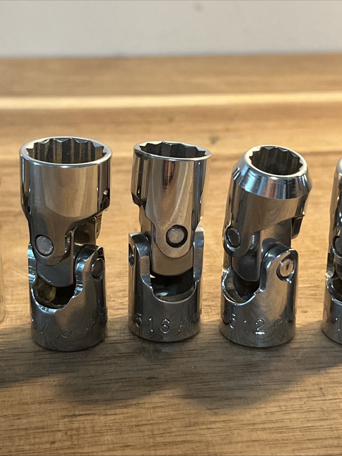 Armstrong 7 Pc 3/8″ Drive Universal Swivel Socket Set 3/8″-3/4″