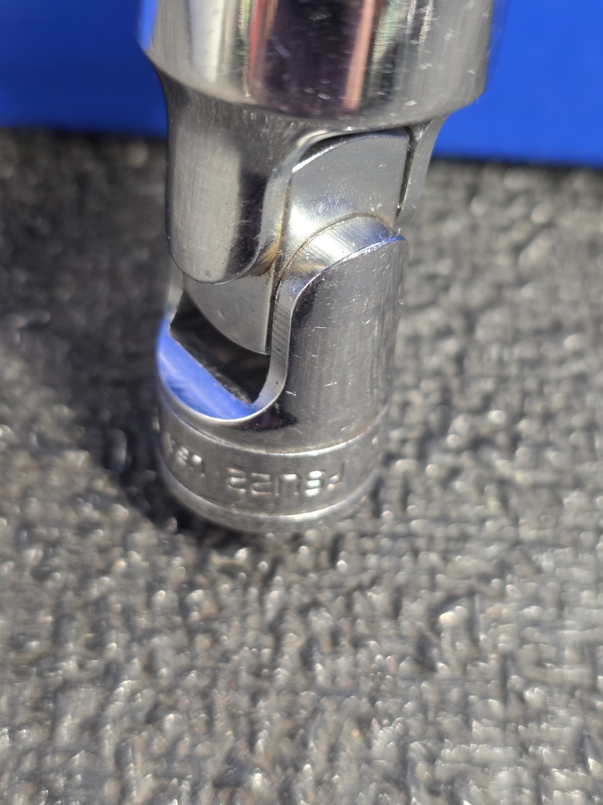 Snap-on Tools FSU22 11/16″ SAE 6-Point Deep Chrome Universal Swivel Socket USA