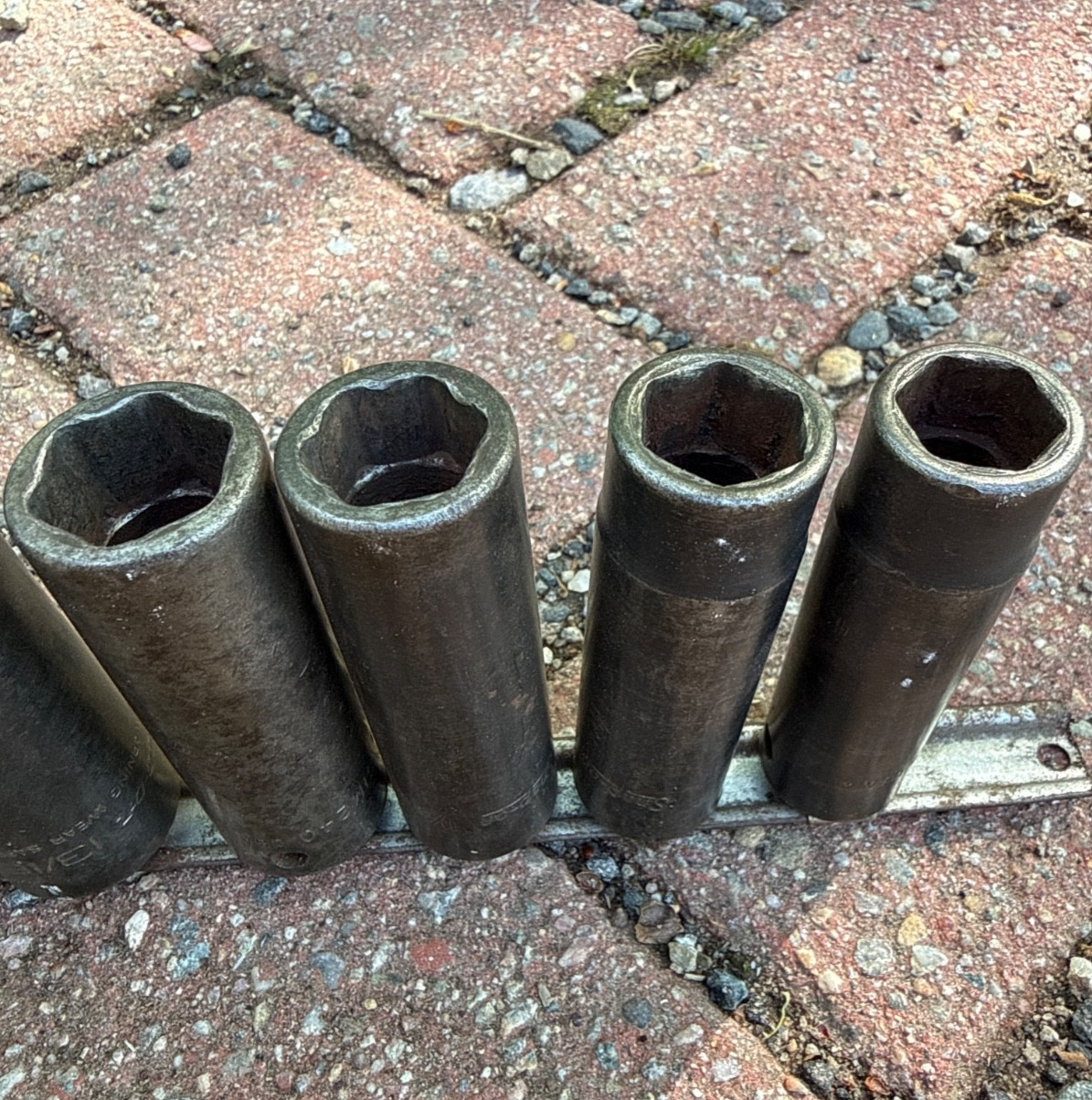 Snap-on 8 pc. 1/2″ drive 6 pt. SAE Flank Drive Deep Impact Socket Set 9/16-1″
