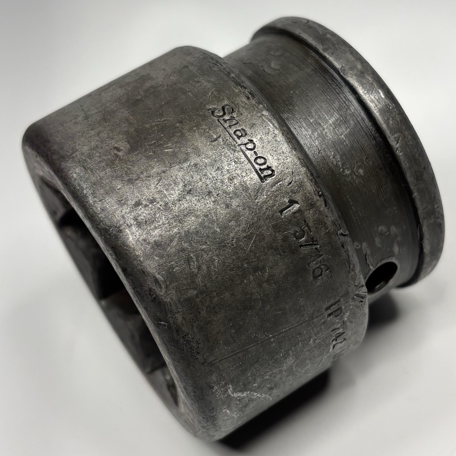 Snap On IP742 1” Drive 8 Point SAE 1-5/16 Shallow Double Square Impact Socket