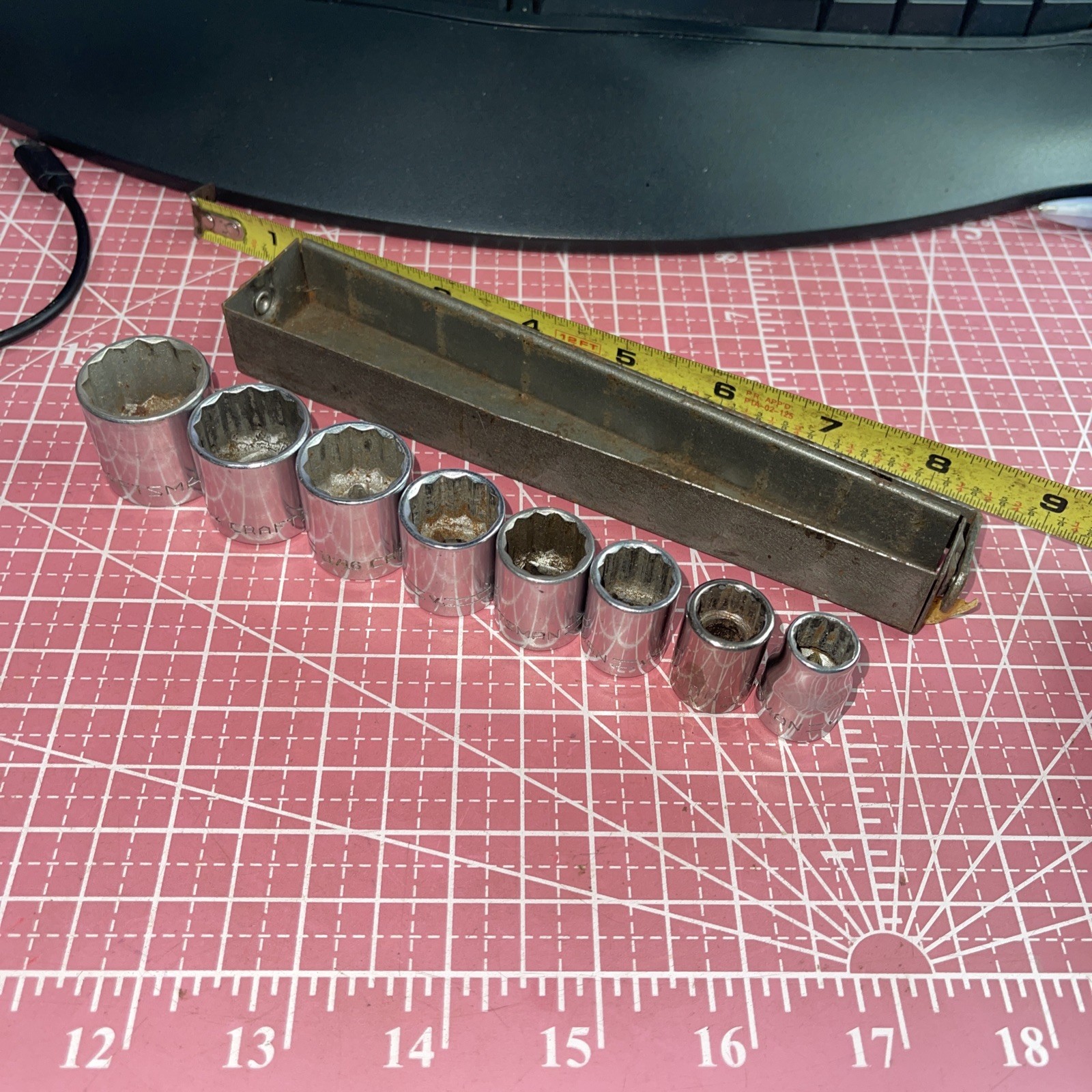 Sears Craftsman USA 8 Piece V SAE 3/8 Drive Socket Set Metal Lip Hanger Case
