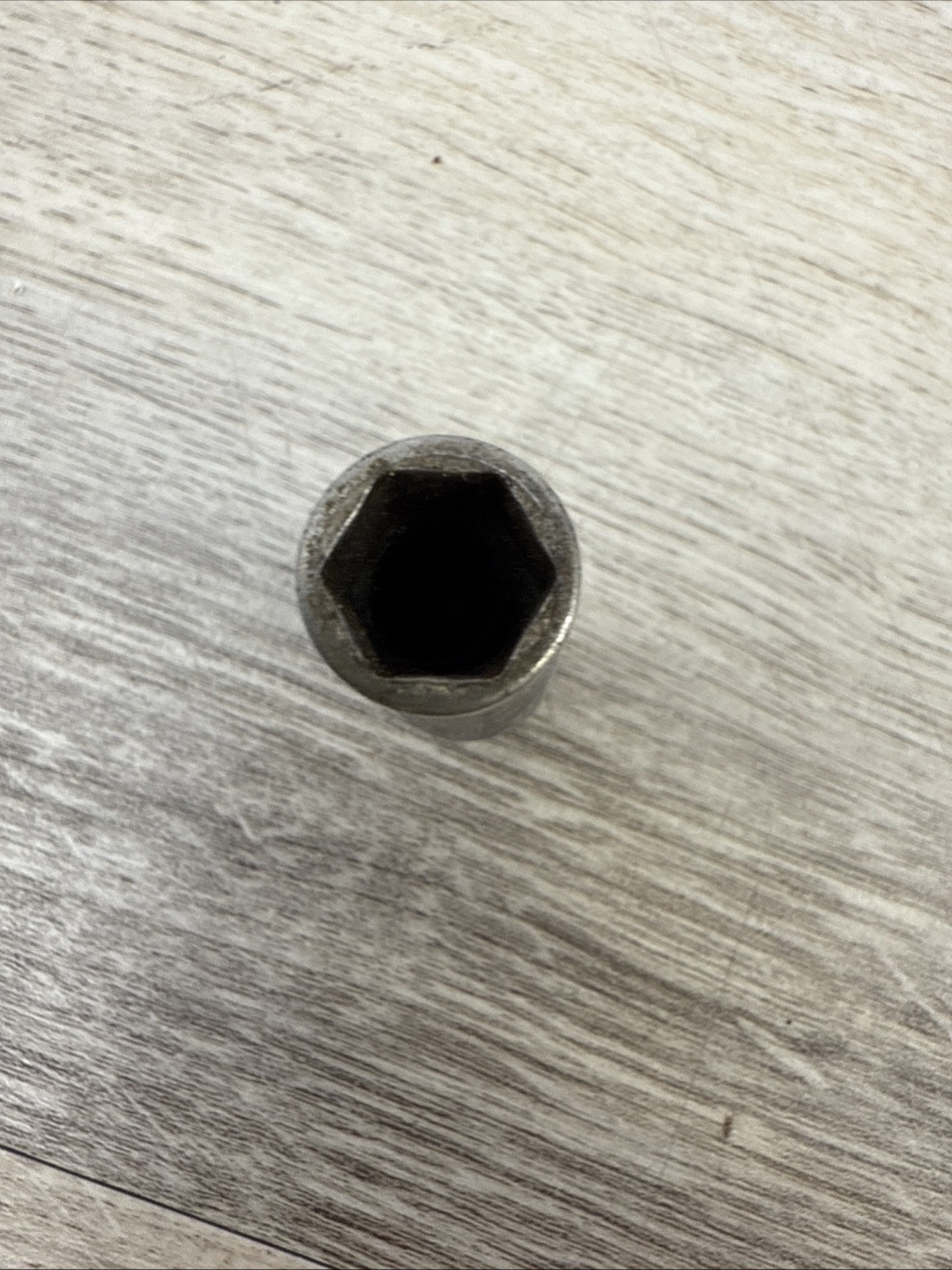 Snap-on SF121 – 3/8″ – 3/8″ Dr – 12 Pt Chrome Deep Socket USA – D1
