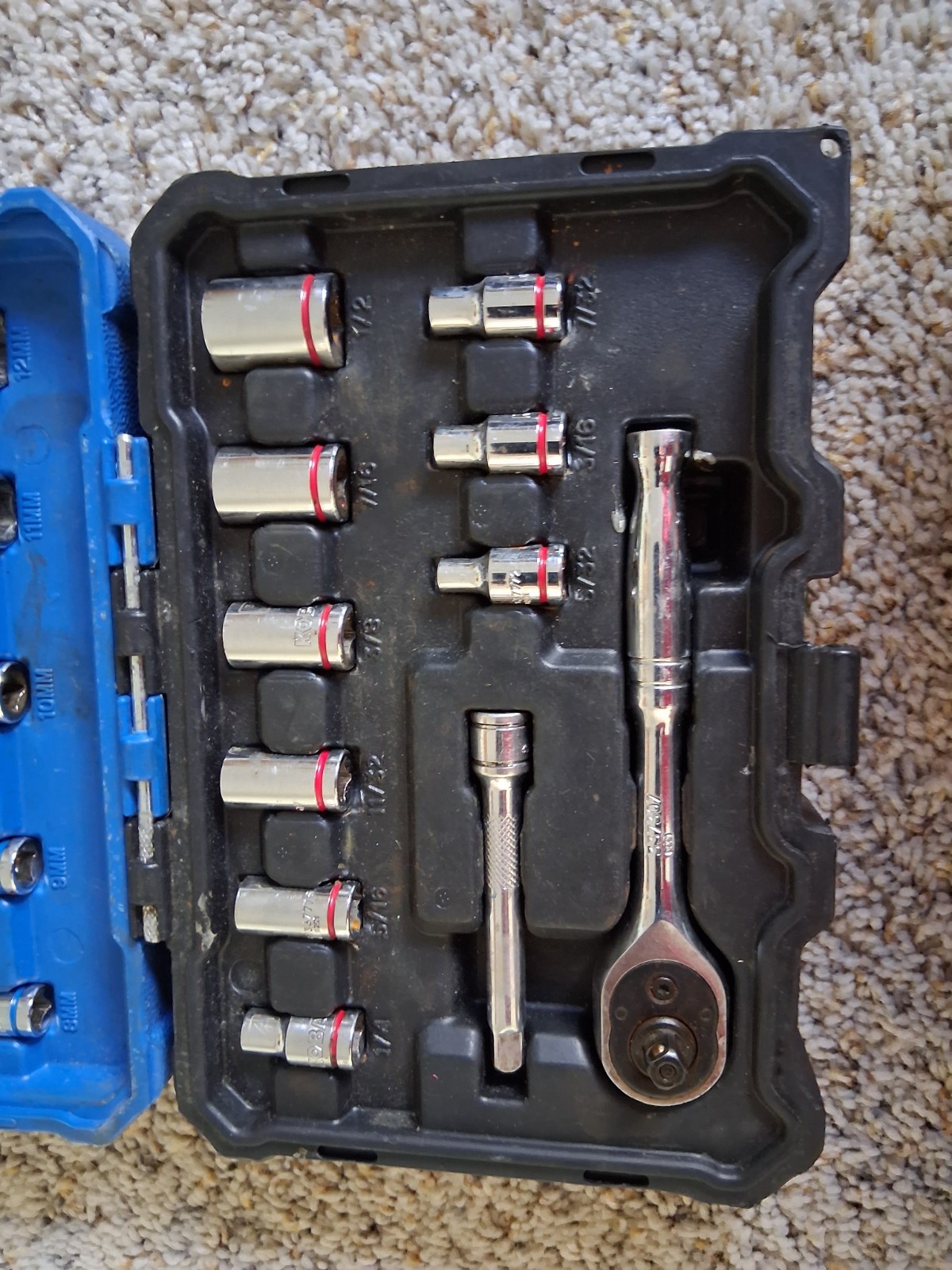 KOBALT 20-PIECE STANDARD (SAE) & METRIC POLISHED CHROME MECHANICS TOOL SET WCASE