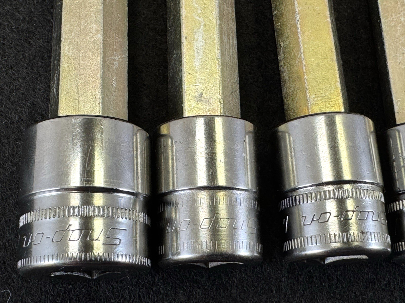 Snap-On 11 pc 3/8″ Drive Metric Standard Hex Bit Socket Set (4-14 mm) 211EFAMY