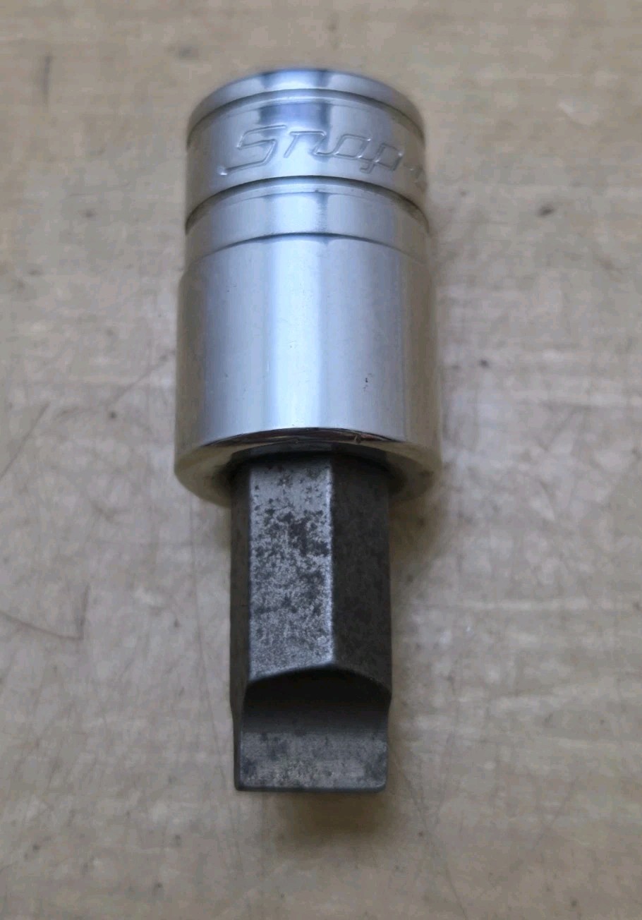 New Snap On F62E – 3/8″ Drive 3/8″ Wide Flat Tip Short Bit Socket Driver