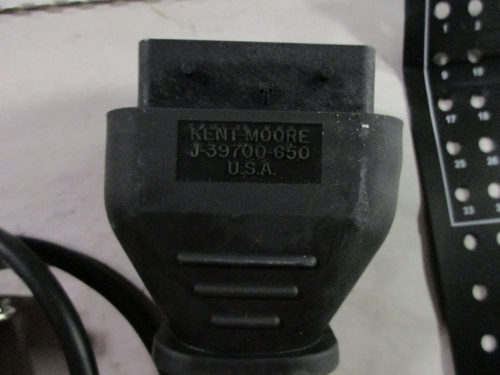 KENT MOORE TOOL J-39700-650 J-39700-651 BREAKOUT BOX ADAPTER & OVERLAY