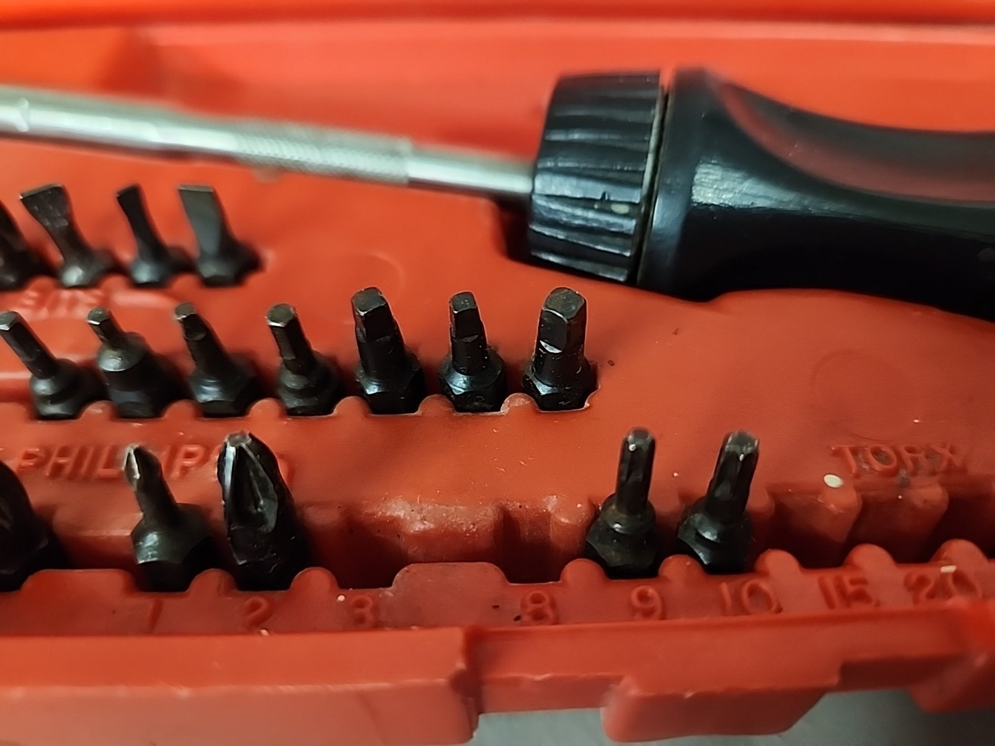 Snap On Black Ratcheting Screw Driver With Case