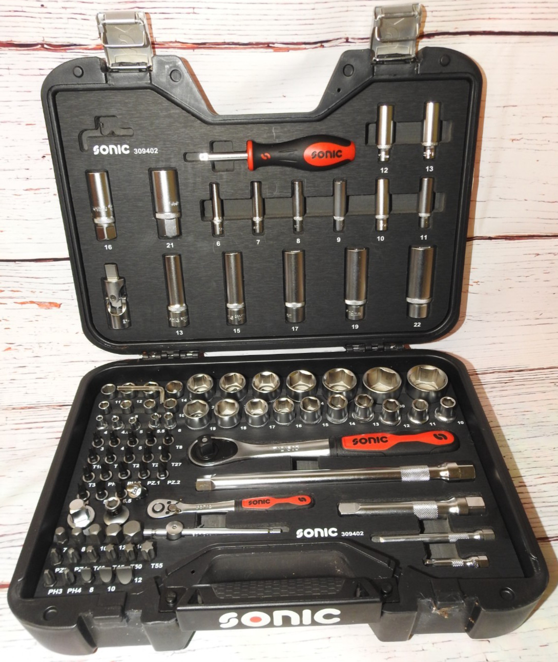 Sonic 309402 95 piece metric combination 1/4″ and 1/2″ Ratchet and socket set