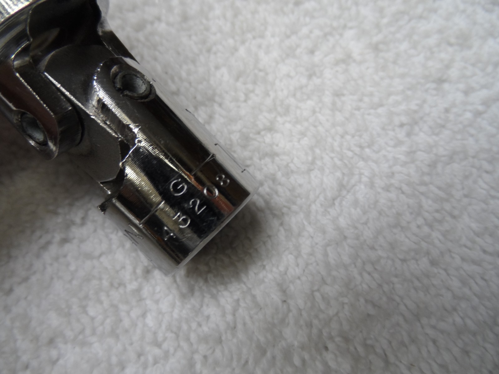 Craftsman 3/8″ Drive Metric Swivel Flex Socket, USA, 6 pt – PN 43208 (17mm) -G-