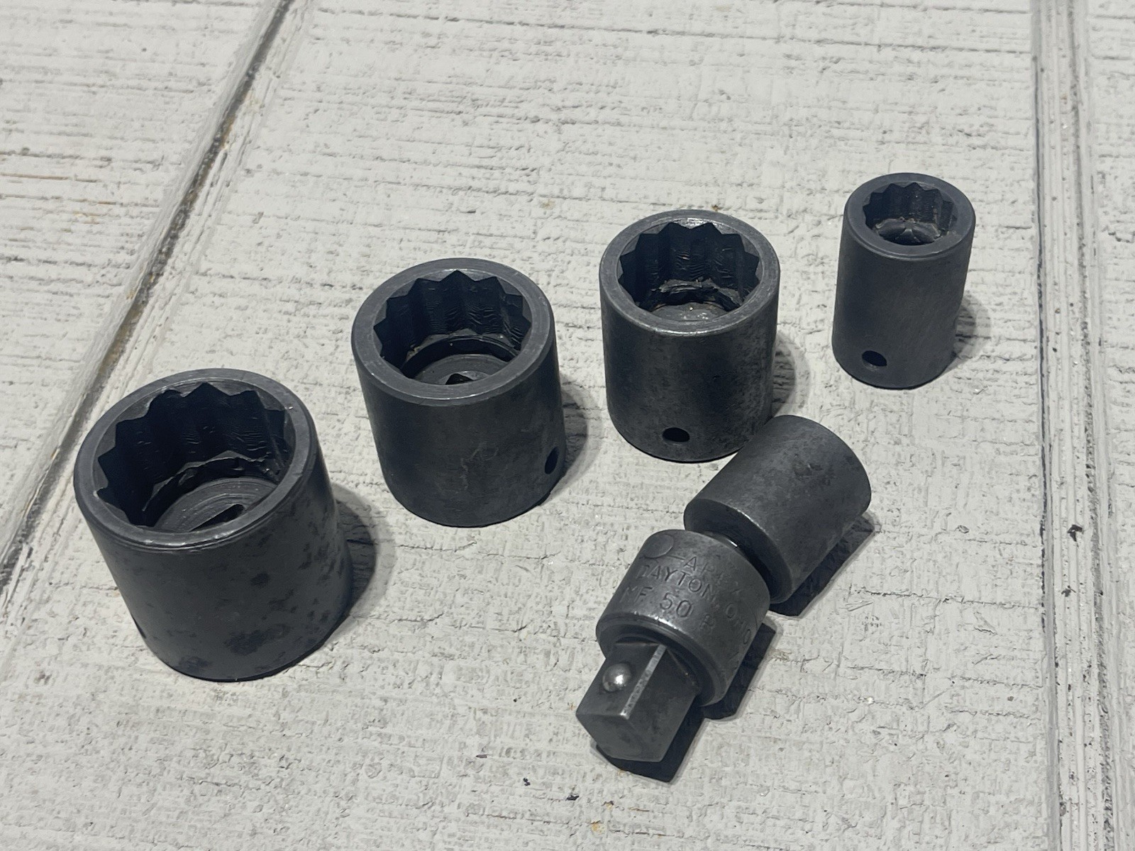 MADE USA – VINTAGE APEX (DAYTON OHIO) LOT OF 4 IMPACT SOCKETS AND SWIVEL ADAPTER