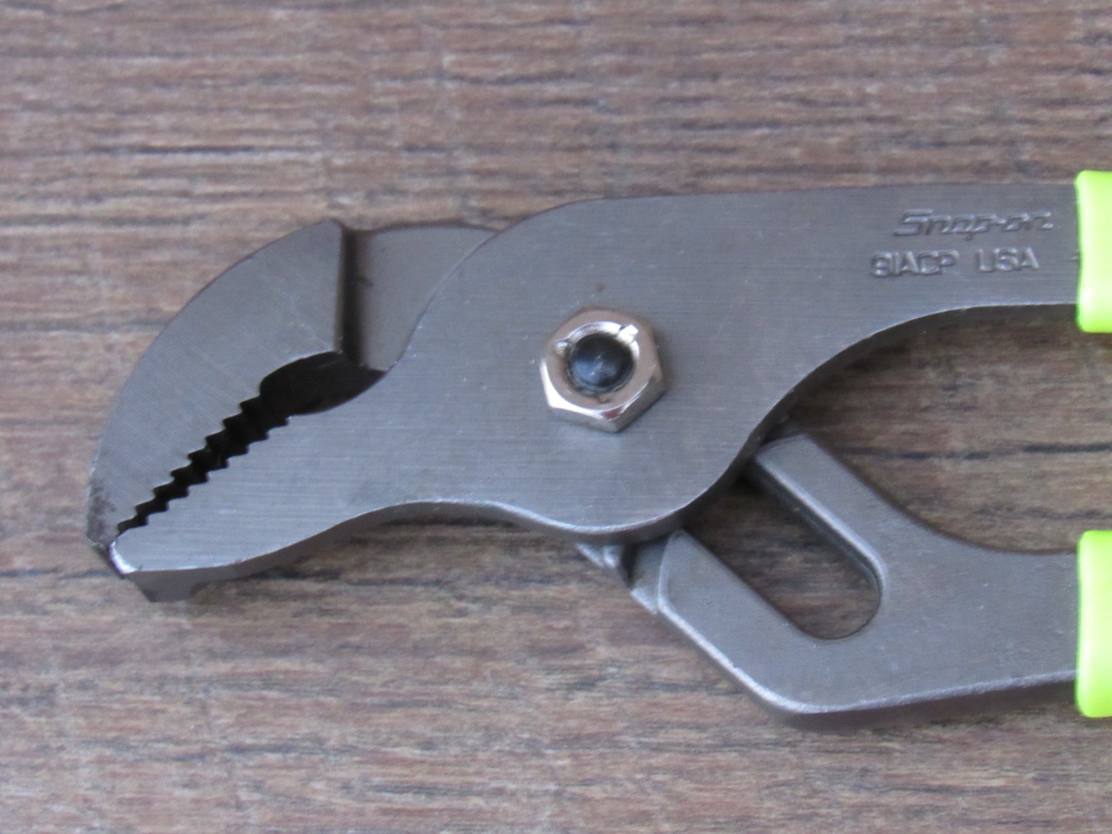 SNAP ON 91ACP HI VIZ YELLOW 9″ ADJUSTABLE JOINT INTERLOCKING CHANNEL PLIERS HV