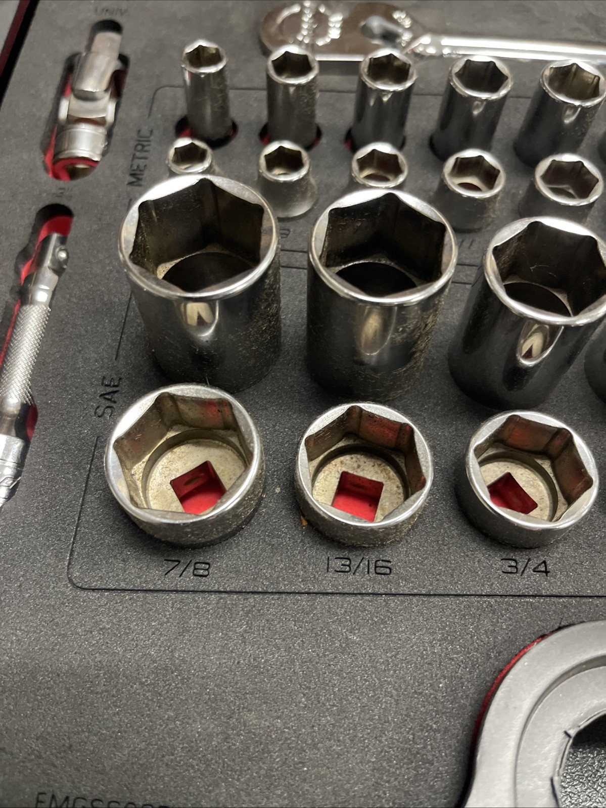 Snap On 51 pc 3/8″ Drive 6 Point Metric SAE General Service Set 251FSMBFR