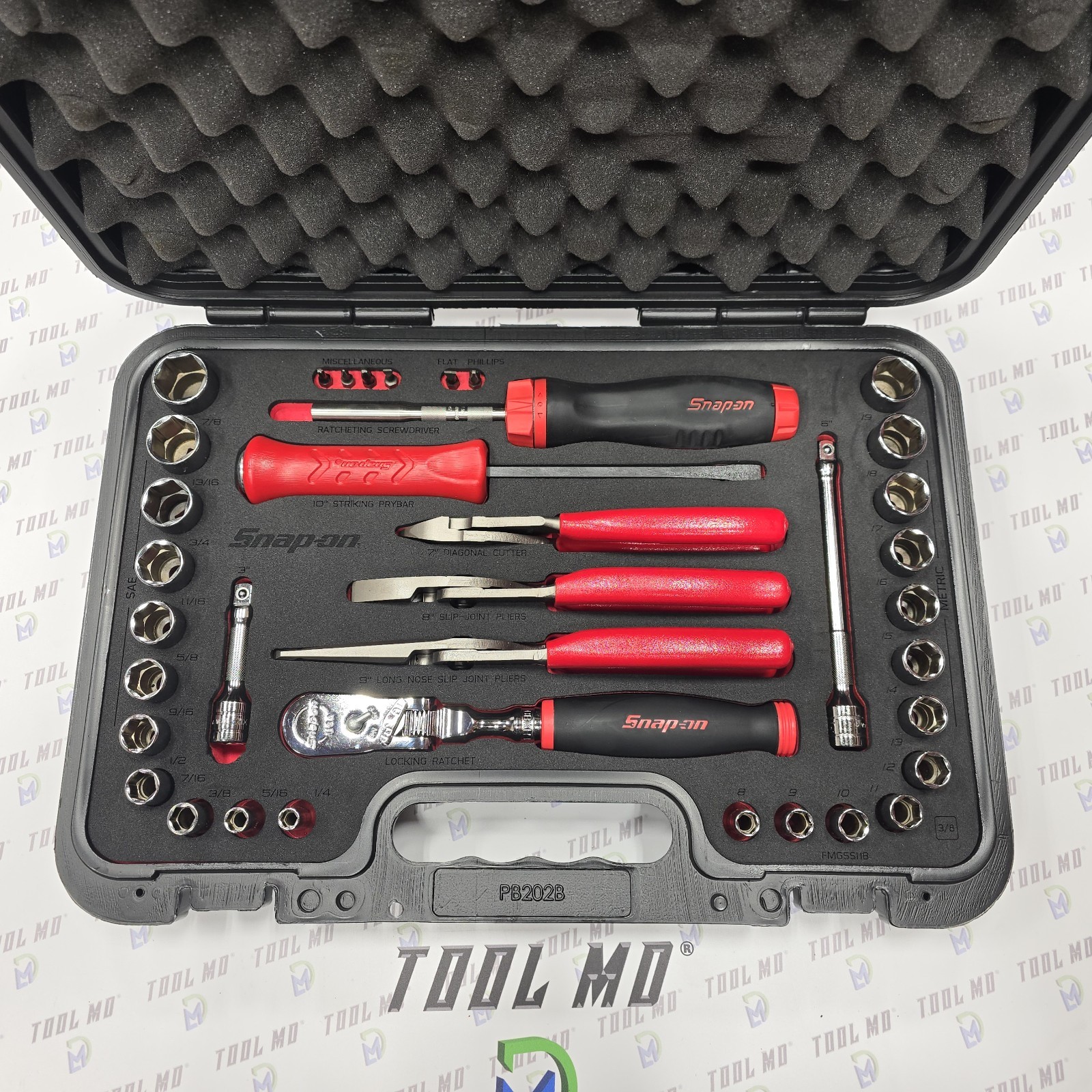 Snap-on Tools NEW 33Pc 3/8″ Drive Metric & SAE Assorted Service Set 233FSMBFR