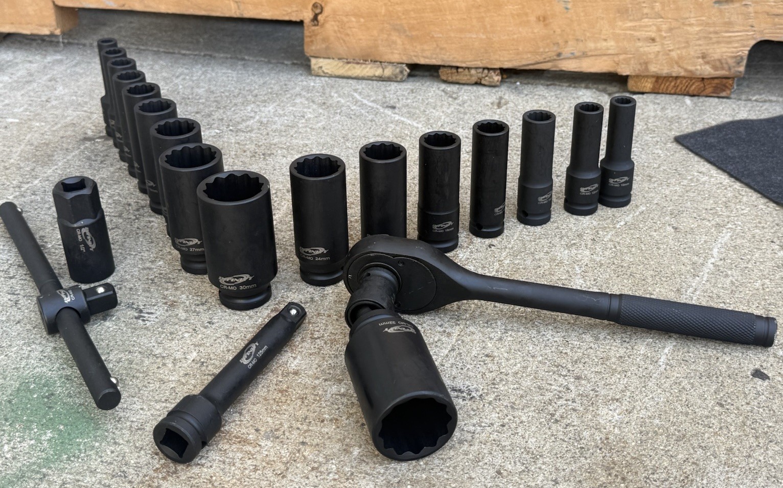23pcs 1/2″ Drive 12 Point Metric Deep Impact Socket Set & 72-Tooth Ratchet Cr-MO