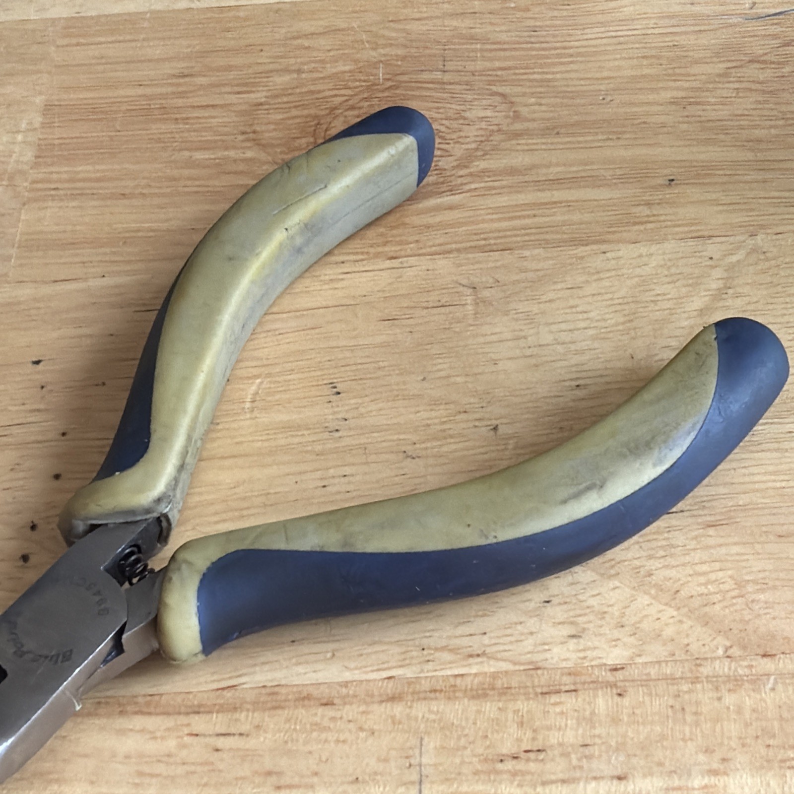 Blue Point Tools 5″ Long Mini 45 Degree Needle Nose Pliers B945CMP