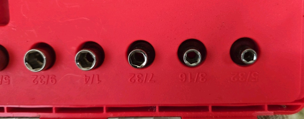 Craftsman 24 PC 3/8 In Drive Metric SAE 6 Pnt Socket Set With Case Complete New