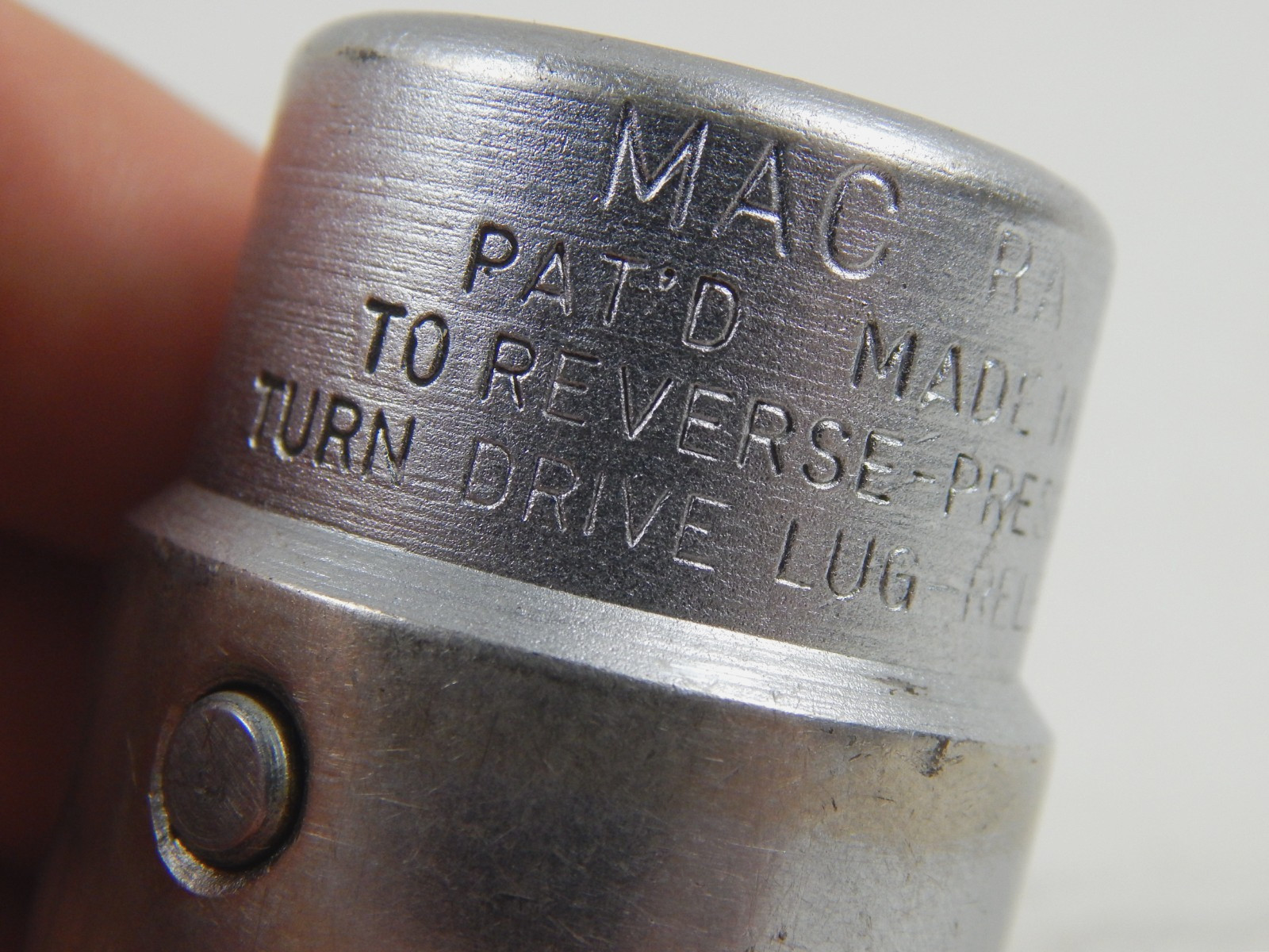 MAC TOOLS RA12-A 1/2″ DRIVE REVERSIBLE RATCHETING ADAPTER SOCKET FOR BREAKER BAR