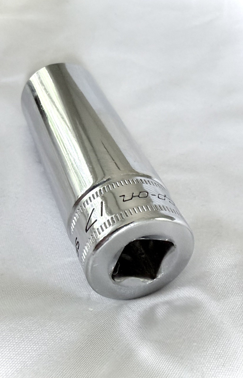 Snap-on Tools SFSM17 3/8″ Dr 17mm Metric 6 Pt Deep Chrome Socket USA