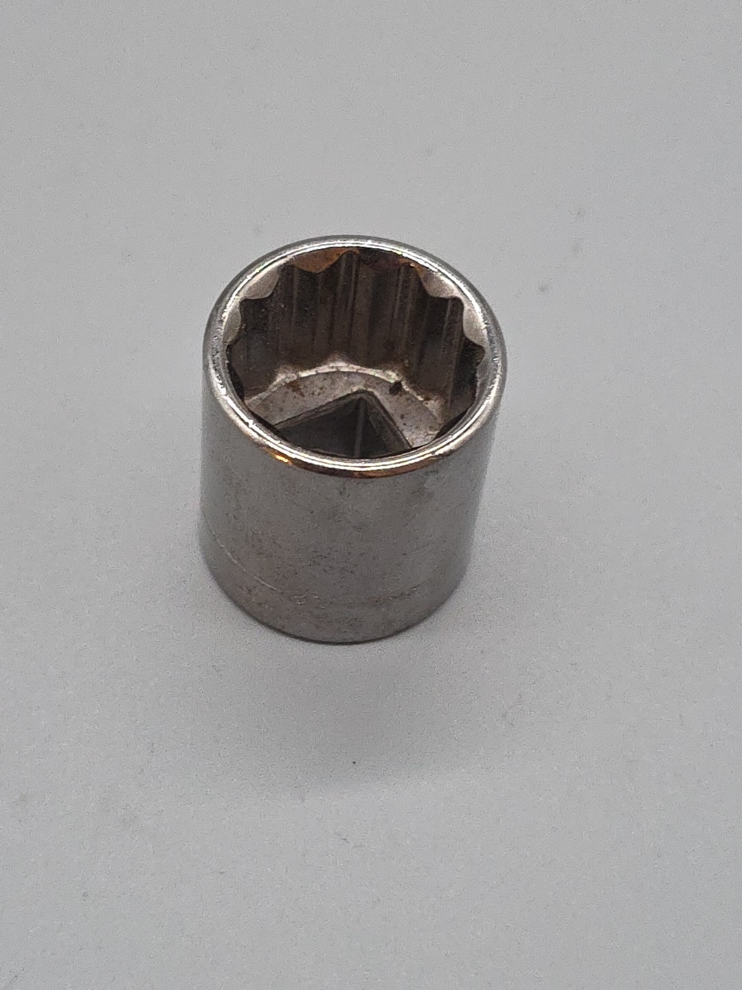 Craftsman Tools 3/8″ Drive 11/16″ 12 Point Shallow Socket SAE G2- 44336 USA