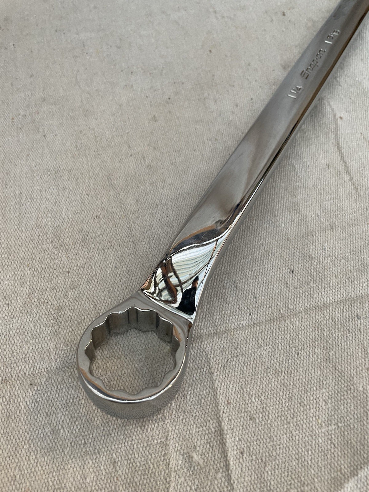 Snap On Tools XB4042A 1-1/4″ x 1-5/16″ SAE 12 Point Offset Box End Wrench USA