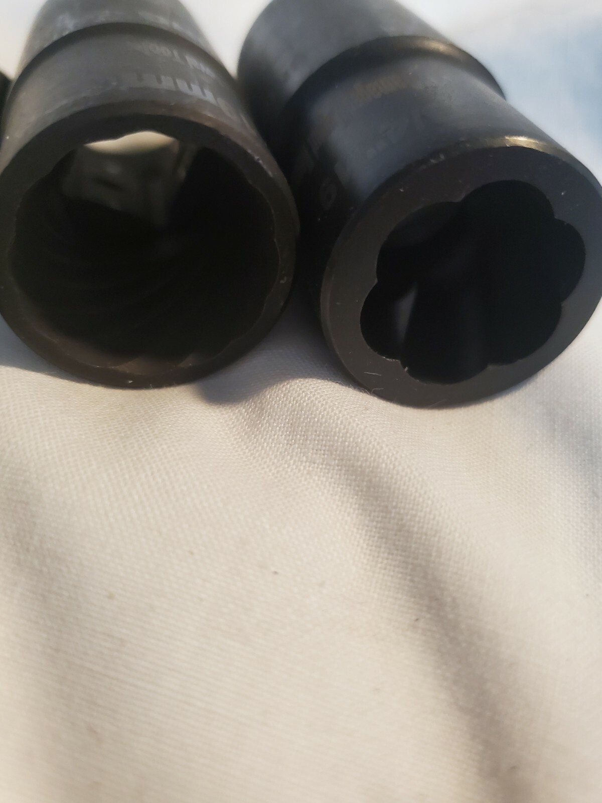 LTI LT-4300, 3 Pc. Twist Socket Lug Nut Removal 1/2″ Dr. 3/4″-19mm, 13/16″ -21mm
