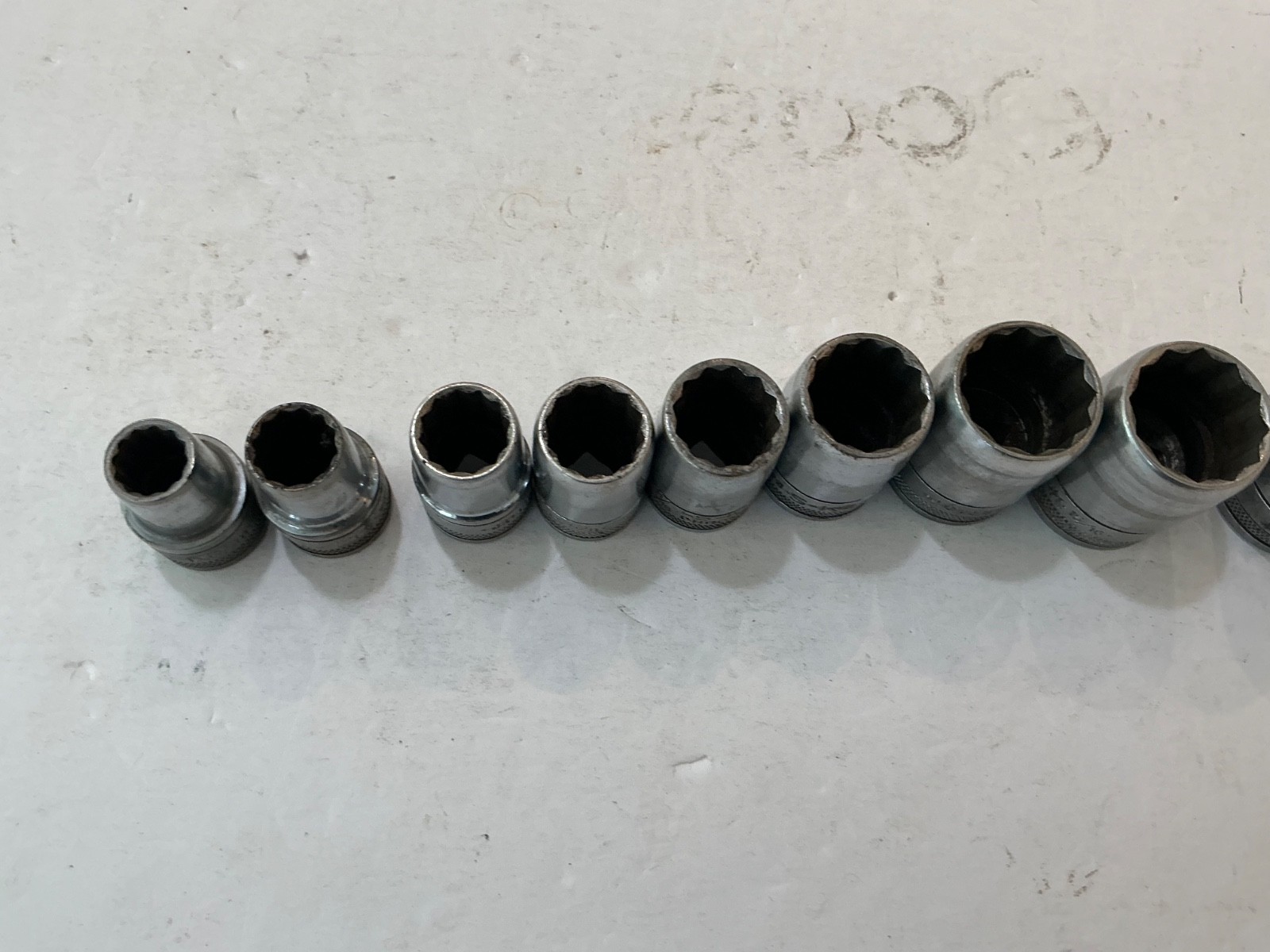 Vtg S-K 10 pc 1/2″ drive knurled/tapered socket set 12 pt SAE 7/16″-1 1/16″ USA