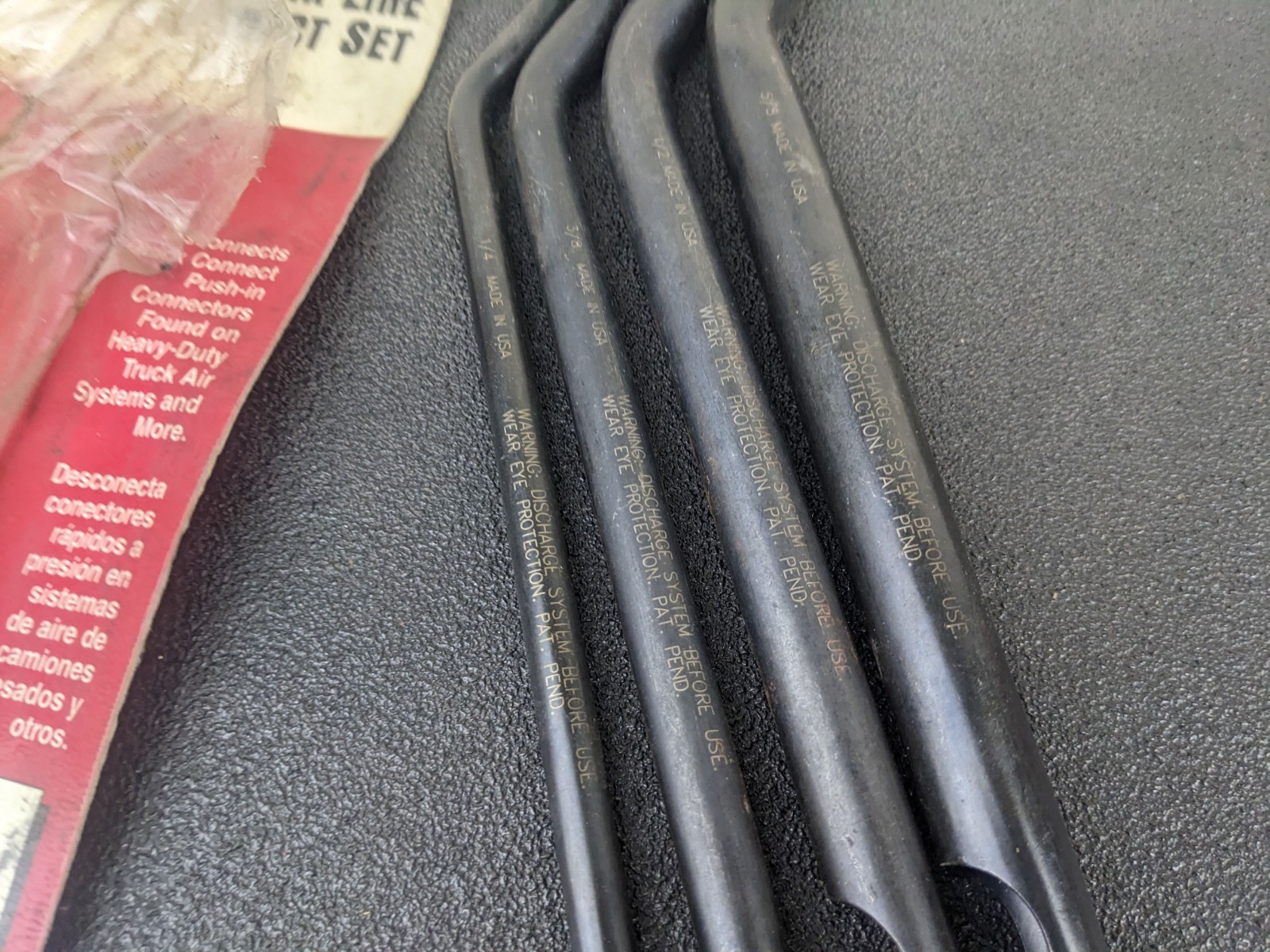 #bm776 Lisle 42400 4 Piece Air Line Disconnect Set for Truck air Systems