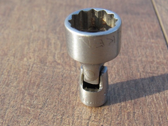 SNAP ON 9/16″ TMU181 1/4″ DRIVE 12 POINT SAE UNIVERSAL SWIVEL SOCKET UNDERLINE