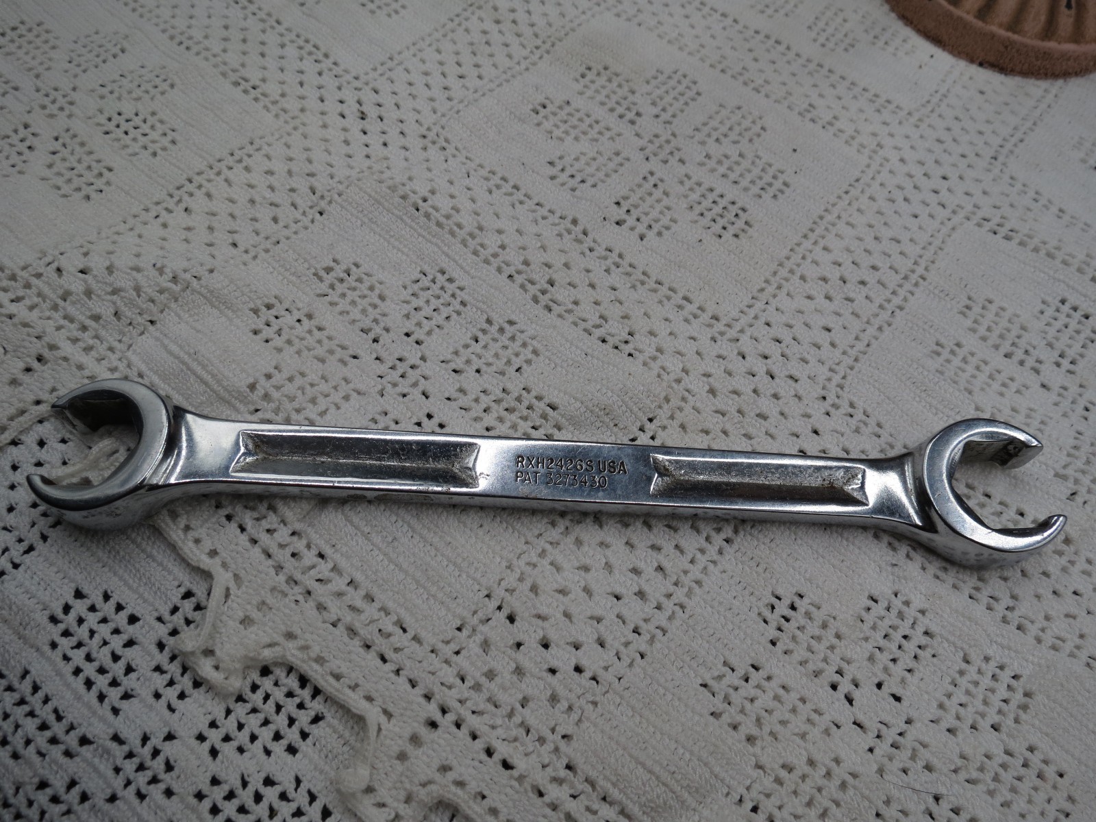 Snap-On Tools USA 6 Point SAE 3/4″ x 13/16″ Flare Nut Line Wrench Model RXH2426S