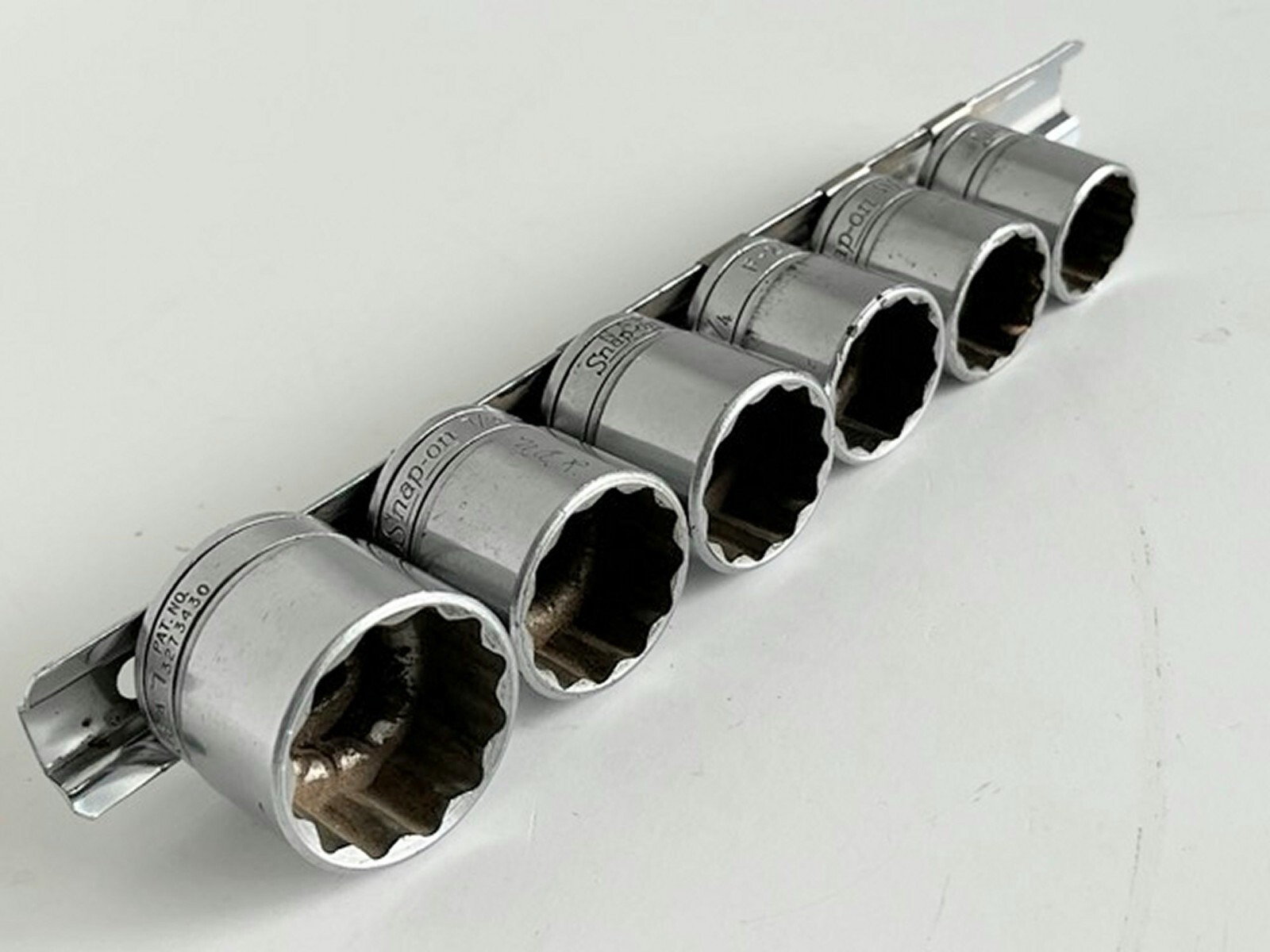 SNAP-ON TOOLS 6-piece 12 Point 3/8″ Drive SAE Sockets on Rail 5/8″ to 1″ Sizes