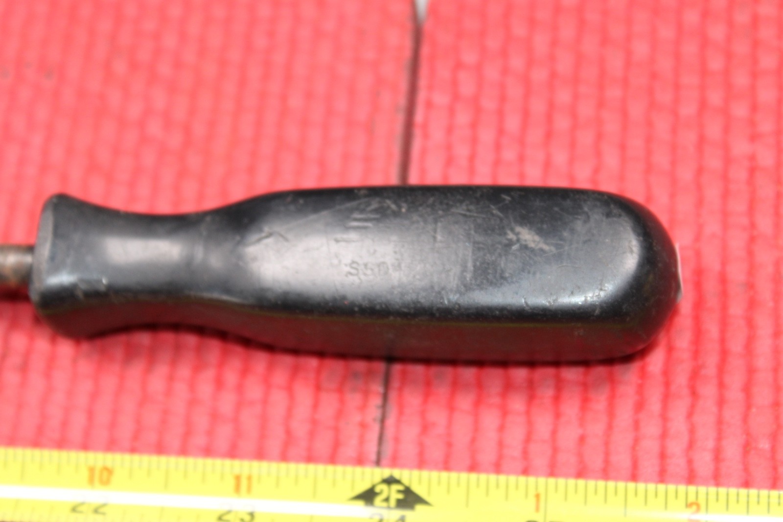Snap-on SSD422A 21″ Shaft Flat/Slotted Screwdriver 25″ Long Black Handle USA
