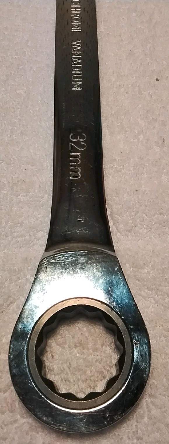 12528 TITAN TOOLS 32MM RATCHETING COMBO WRENCH 16″ LONG