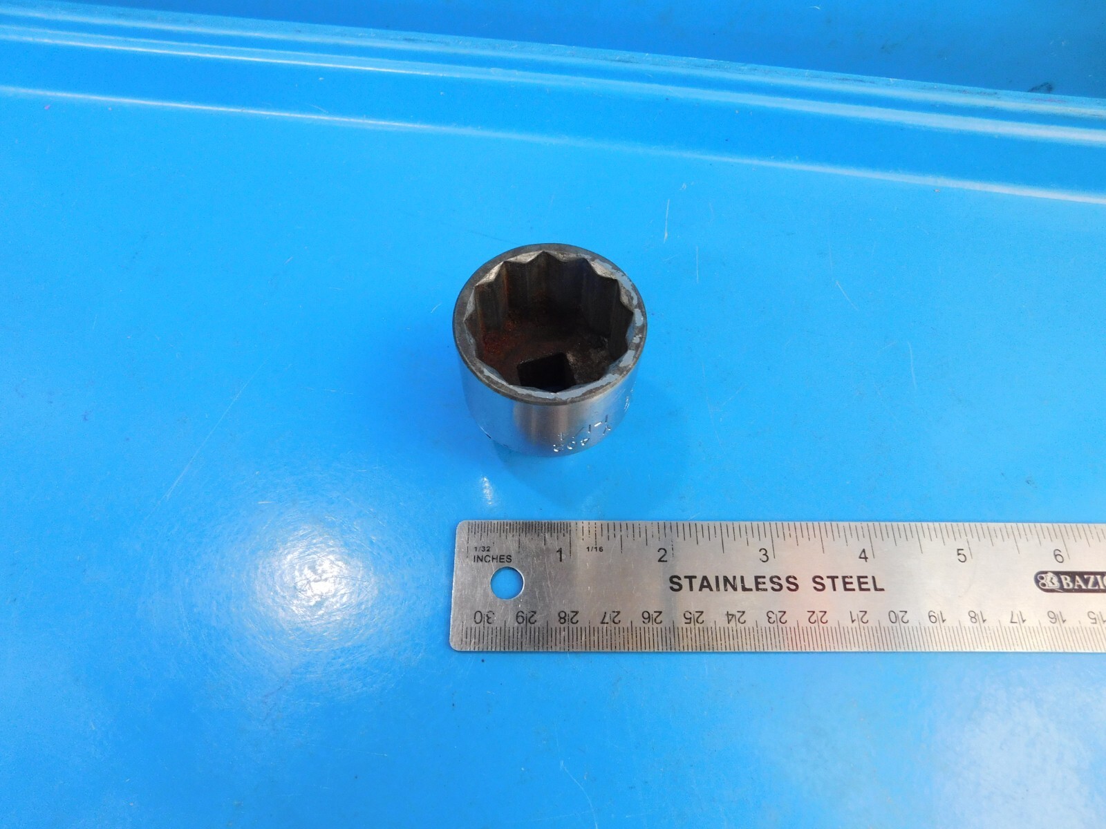 USED, MAC TOOLS «1-1/4 IN. » 1/2 IN. DR. 12 POINT SHORT SOCKET, PART #V402,USA