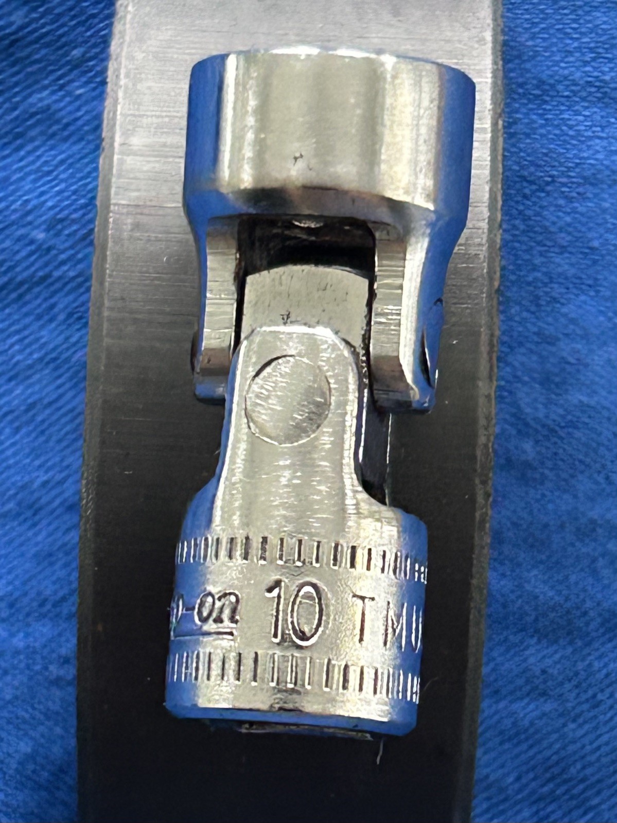 Snap On TMUSM10A – 1/4″ Drive 10mm Shallow 6Pt Chrome Universal Socket.