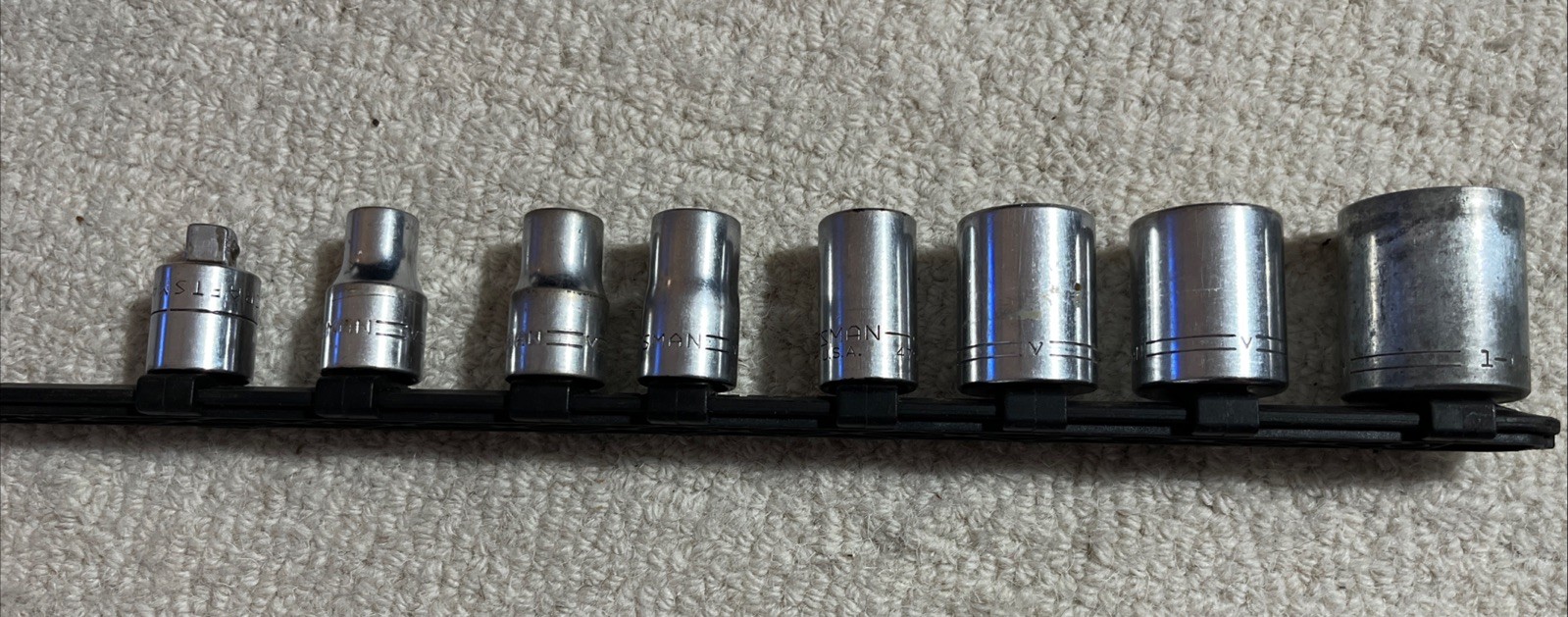 8 Craftsman sockets 12pt 1/2 drive SAE -V- 1 -1/16 15/16 7/8 5/8 9/16 1/2 7/16 +