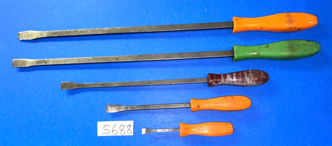 MATCO TOOLS 4 PIECE PRY BAR SET 6 TO 24 IN + LARGE SCREWDRIVER STYLE PRY BAR
