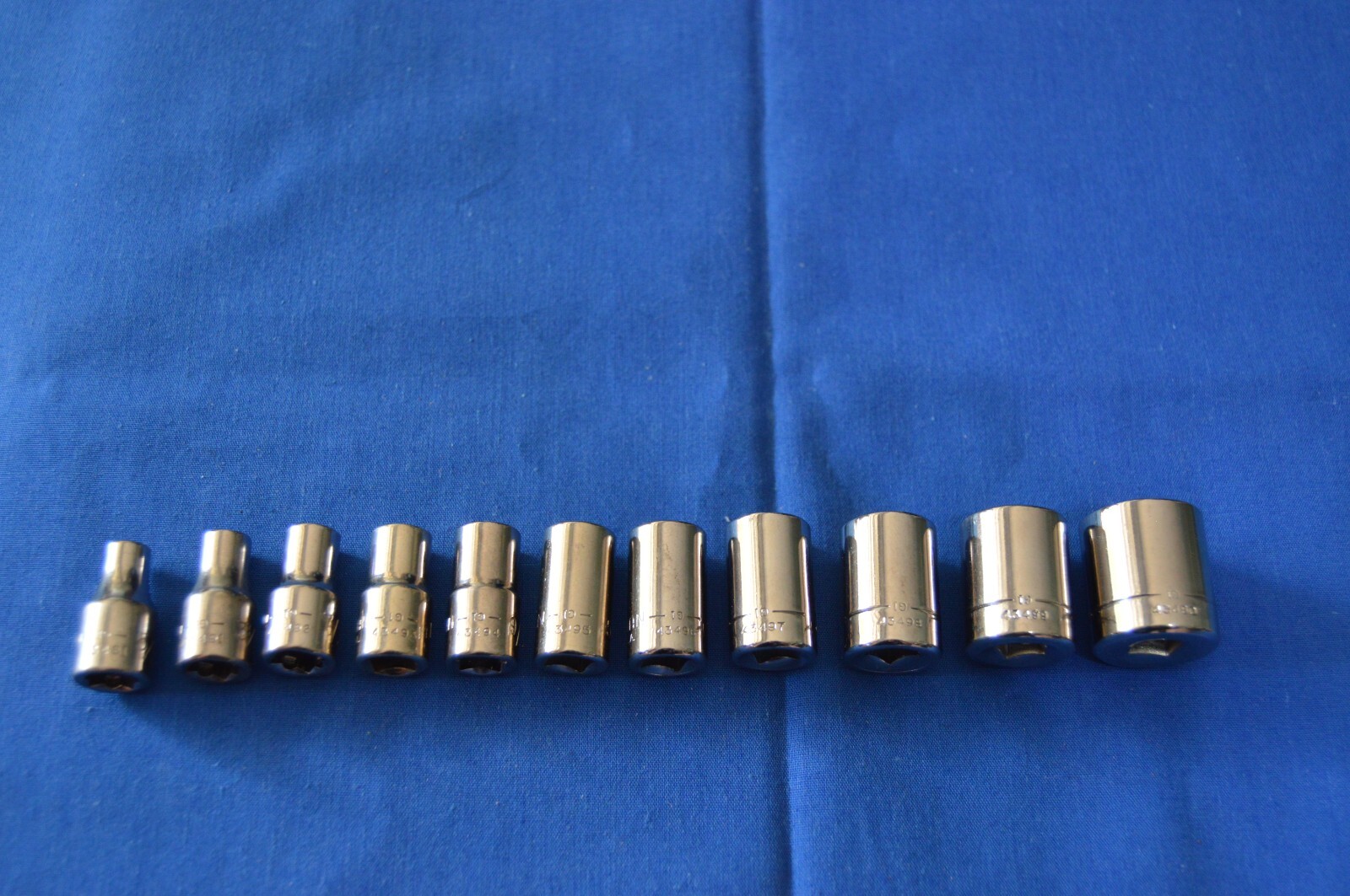 Craftsman USA 11 PC 1/4″ 6 PT SAE G1 Socket Set 3/16-9/16 821