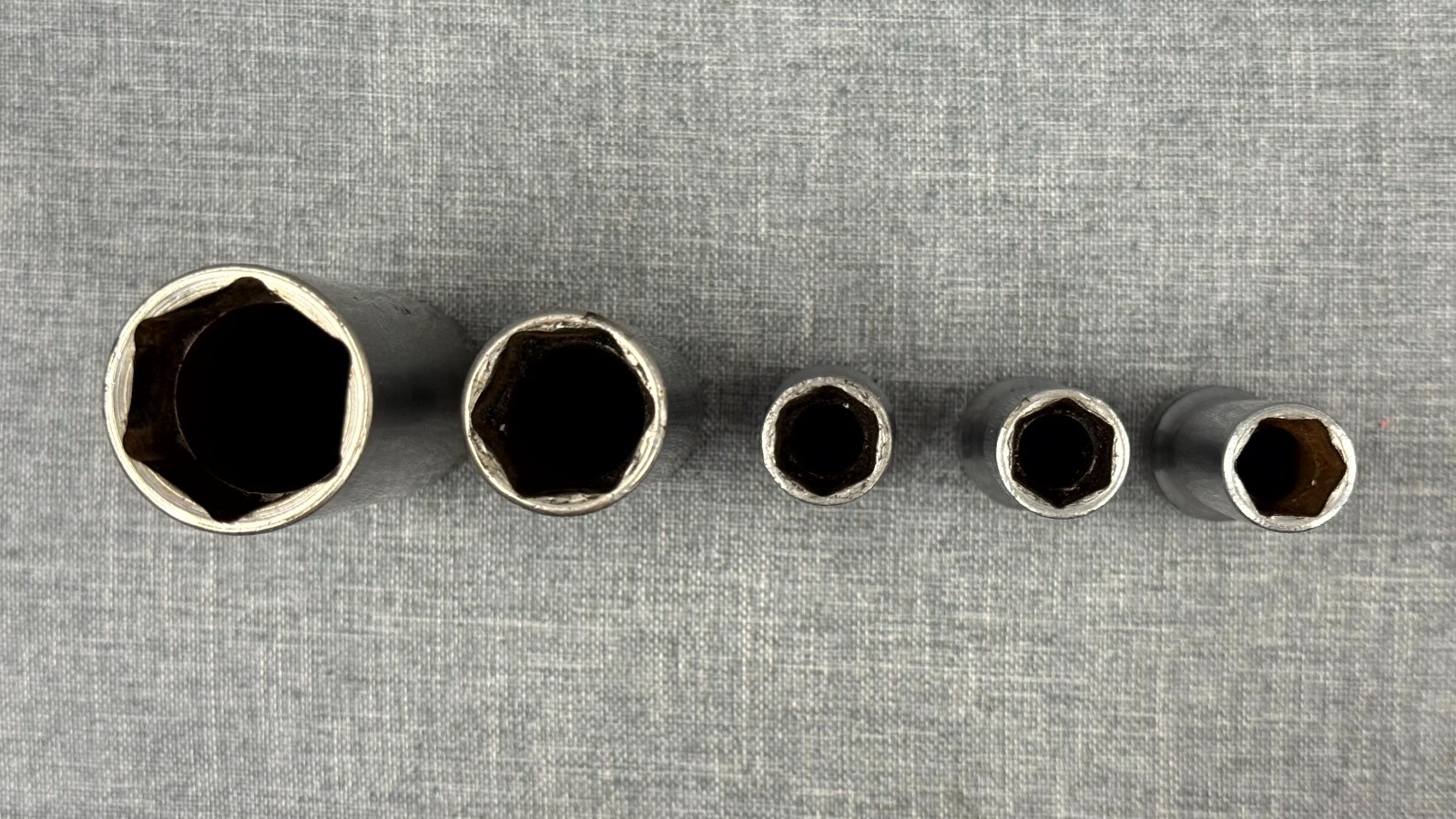 Snap On SFS261, SFS201, (3)SFS121 3/8″ Drive 6 Point SAE Deep Socket Set of 5