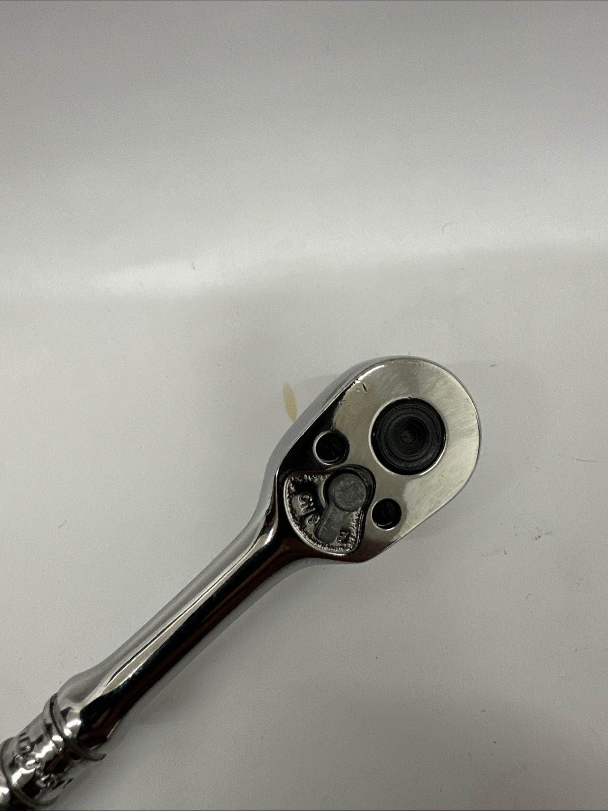 SNAP-ON TOOLS 3/8 DRIVE COMPACT HEAD RATCHET 4-3/8 INCHES LONG FM70A