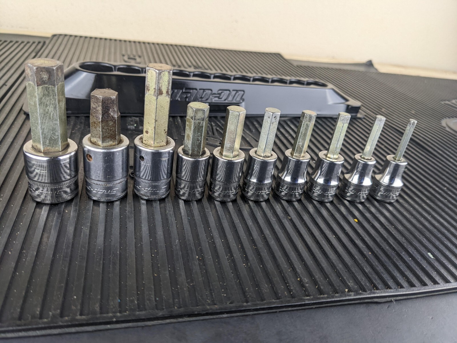 #aq913 Snap-On 10-Piece 3/8″ Metric Hex Bit Socket Set Fam series 4mm-14mm