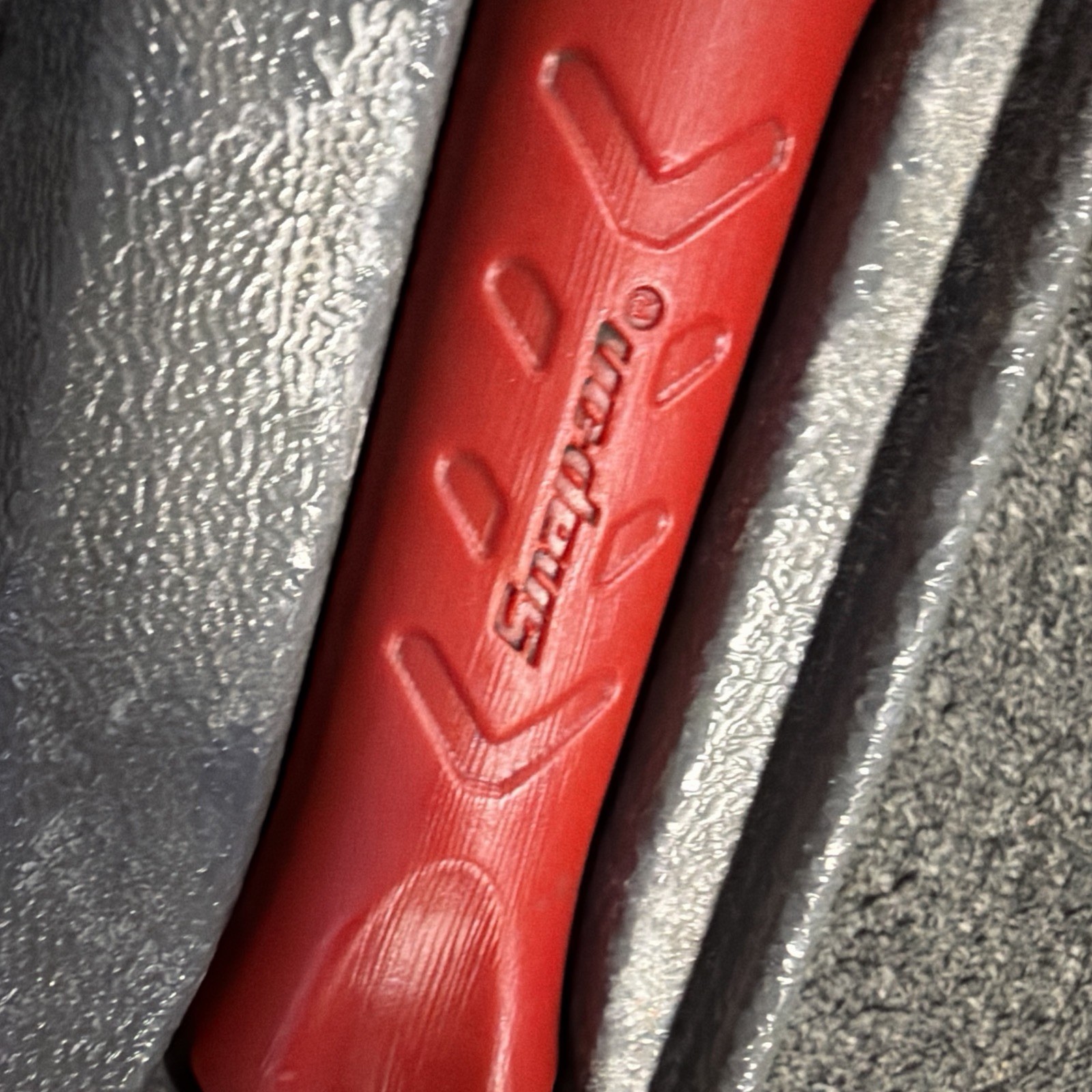 snap on striking pry bar set