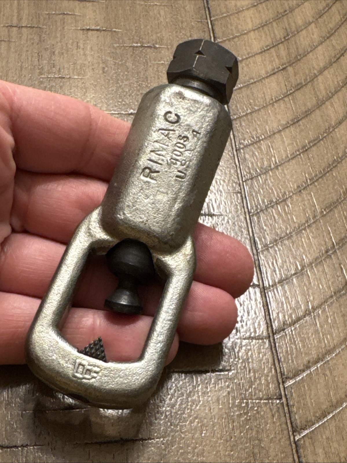 RIMAC USA TOOLS UNIVERSAL NUT CRACKER 400S