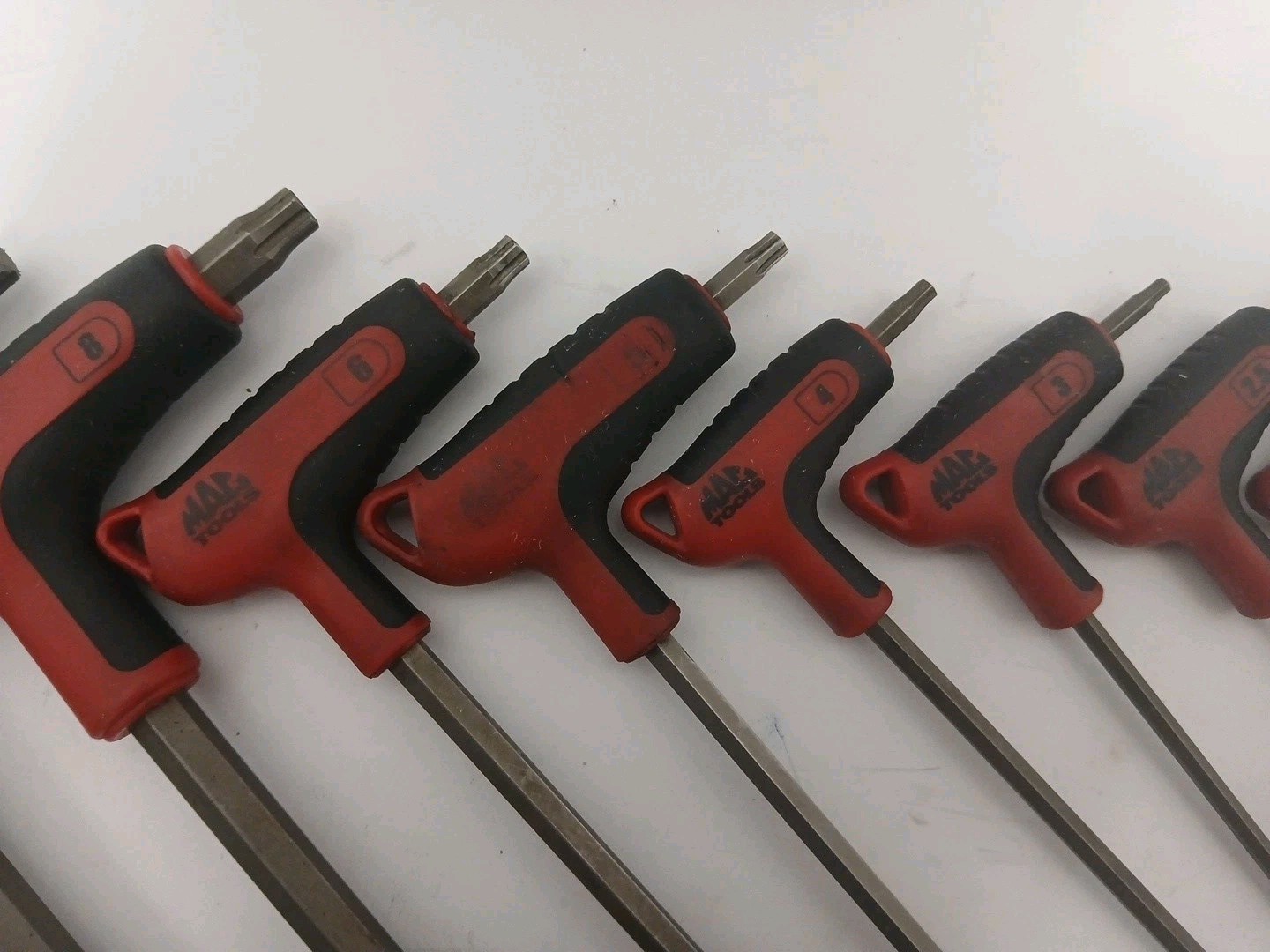 MAC TOOLS 8 PC T-Handle RBRT Metric HEX Allen Extraction Set HKTMMRBRT