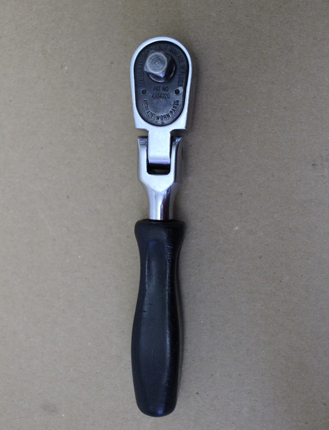 SNAP-ON MODEL FK835 (3/8″ DRIVE) FLEX-HEAD RATCHET BLACK HARD HANDLE